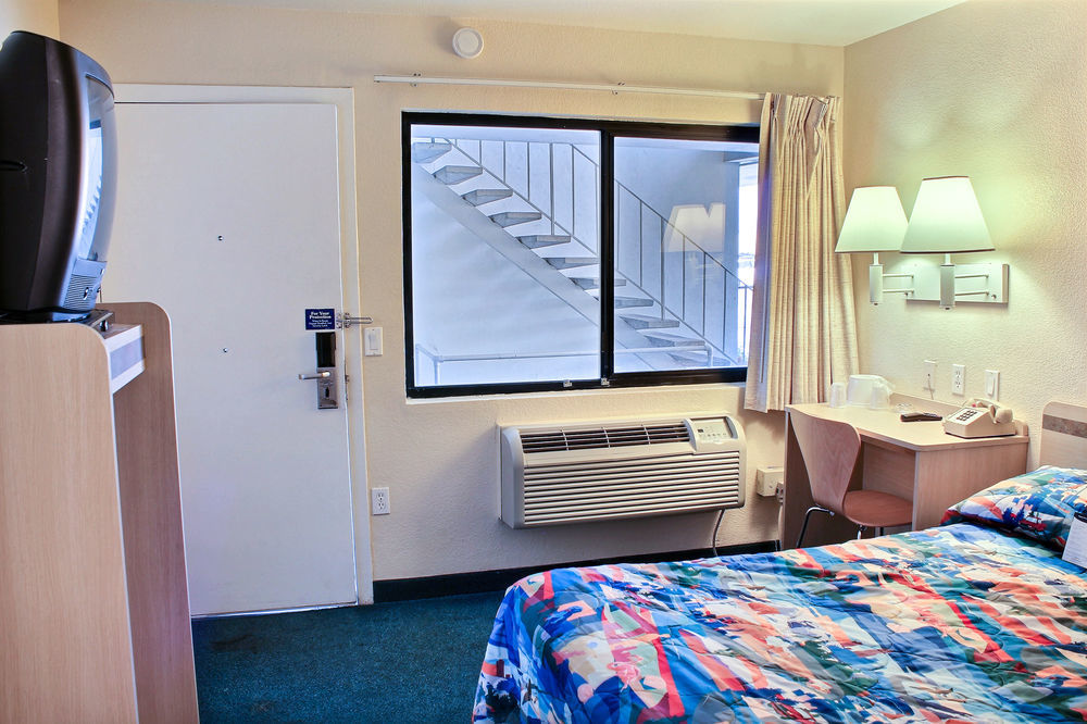 Motel 6-Fresno, Ca - Blackstone North Exterior photo